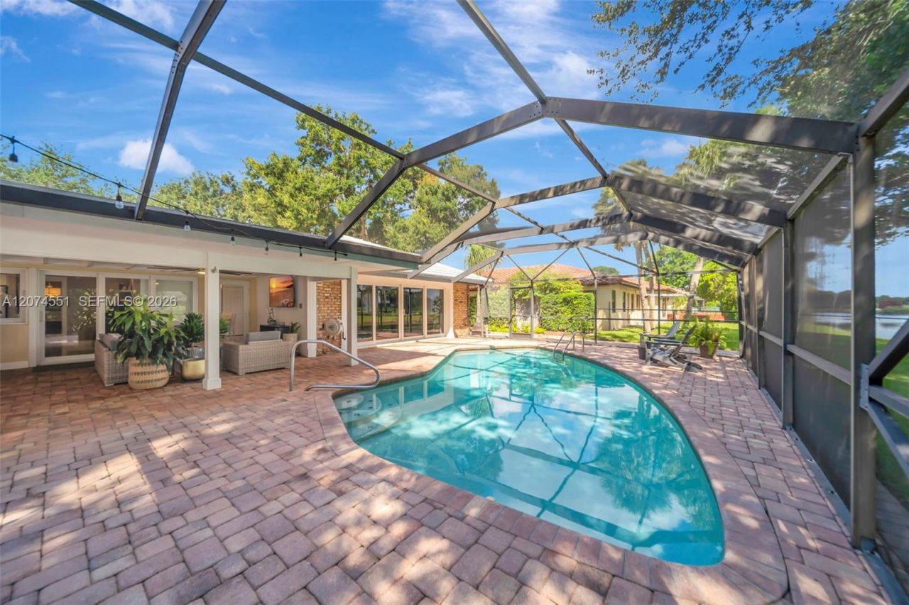 560 W Tropical Way, Plantation, FL 33317 Photo