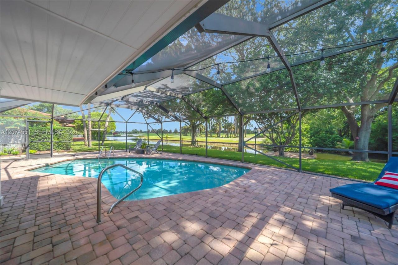 560 W Tropical Way, Plantation, FL 33317 Photo