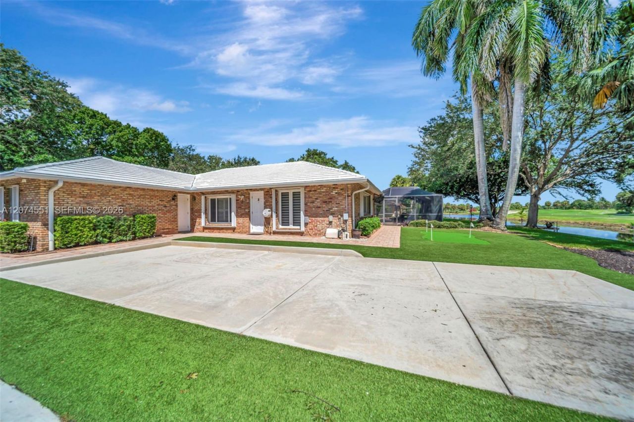 560 W Tropical Way, Plantation, FL 33317 Photo