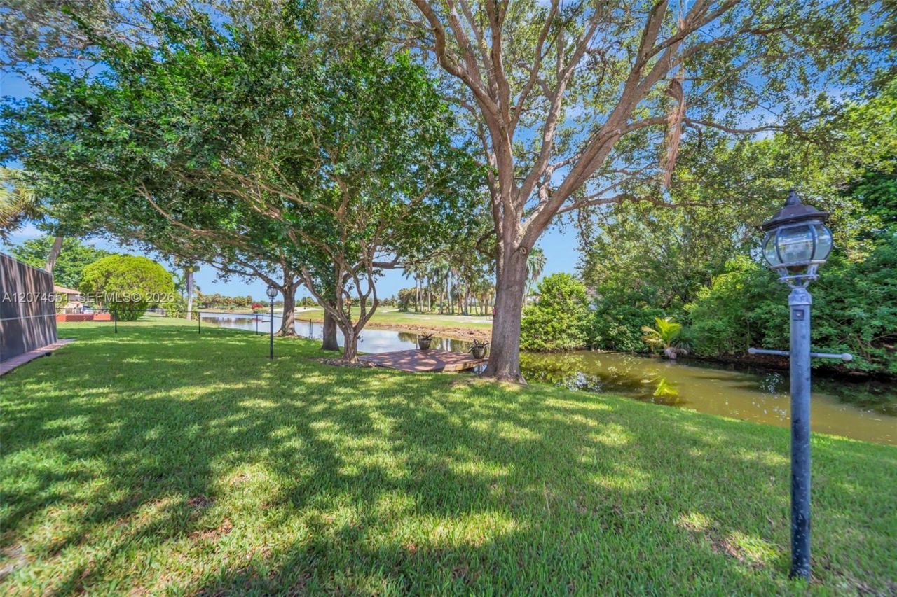560 W Tropical Way, Plantation, FL 33317 Photo