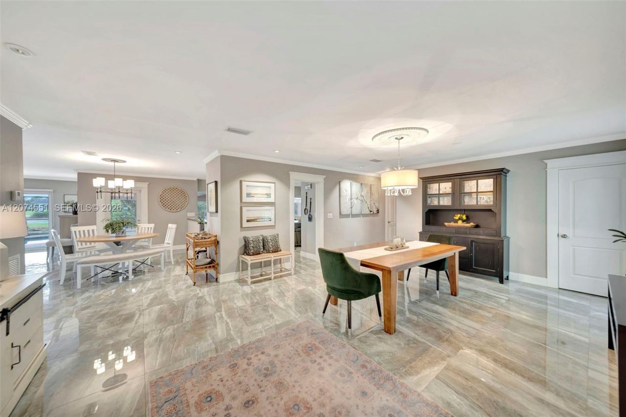 560 W Tropical Way, Plantation, FL 33317 Photo