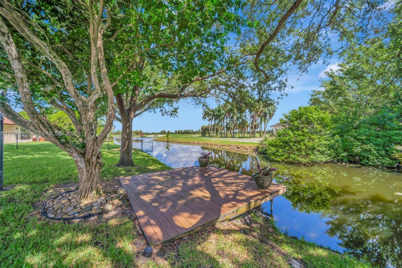 560 W Tropical Way, Plantation, FL 33317 Photo