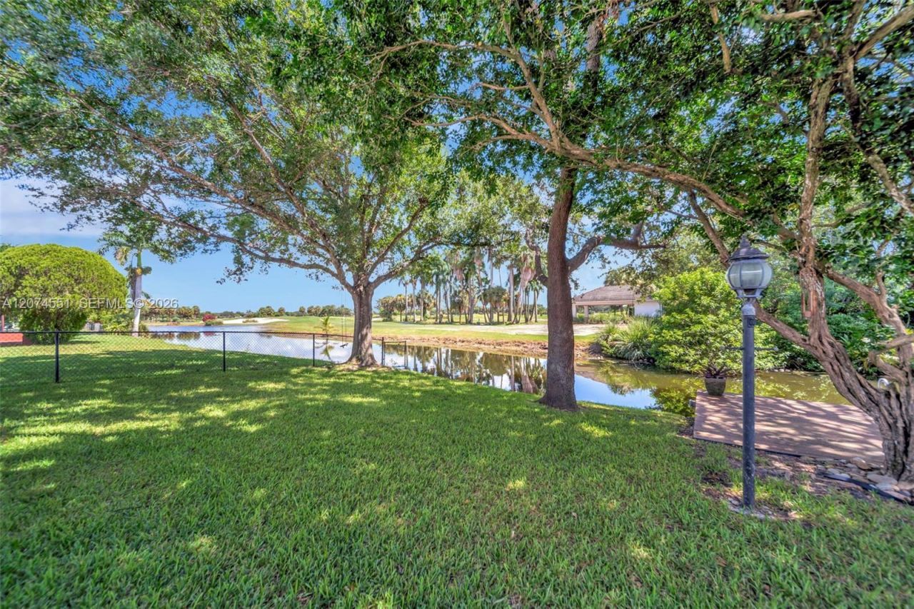 560 W Tropical Way, Plantation, FL 33317 Photo
