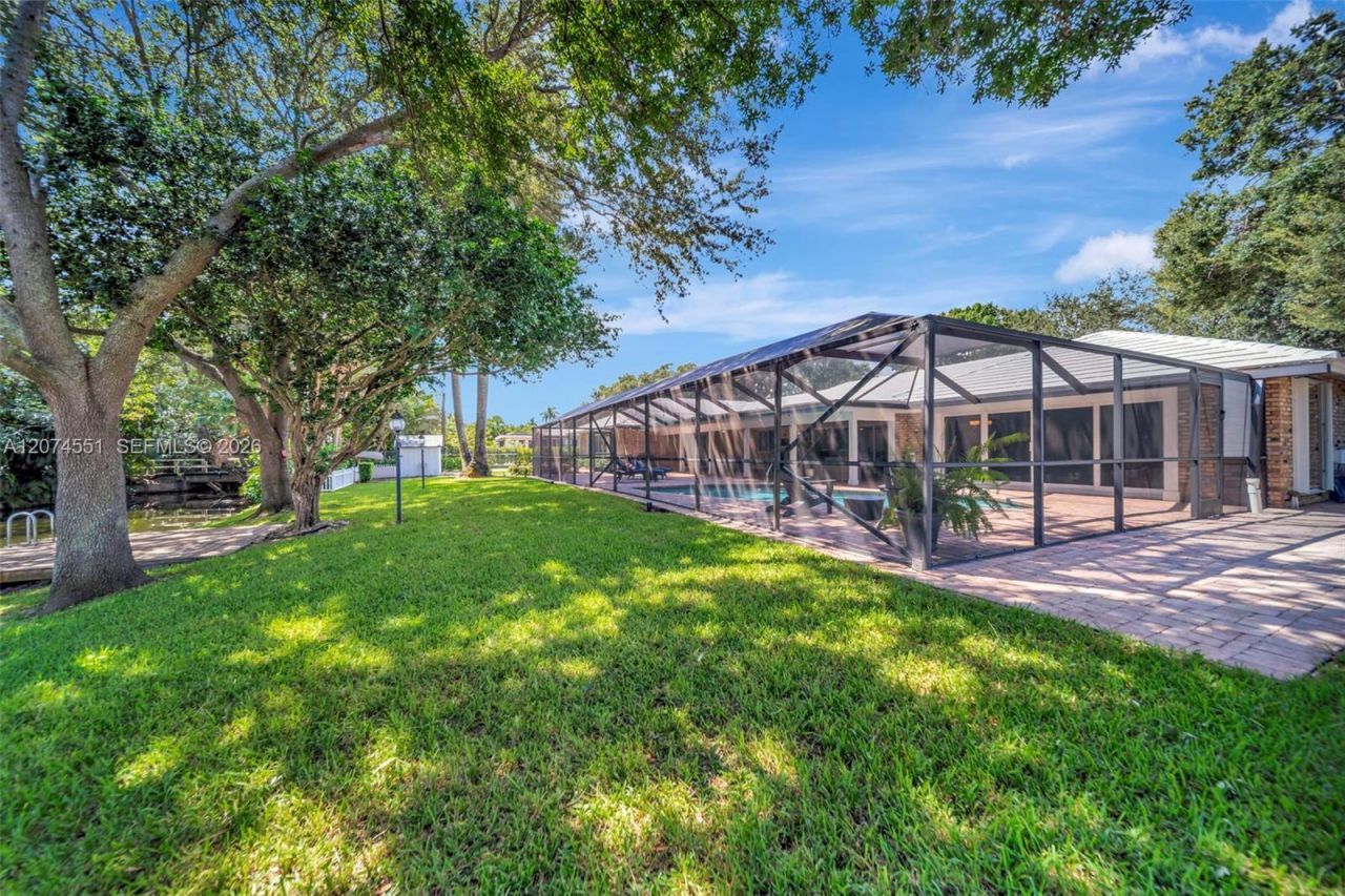 560 W Tropical Way, Plantation, FL 33317 Photo