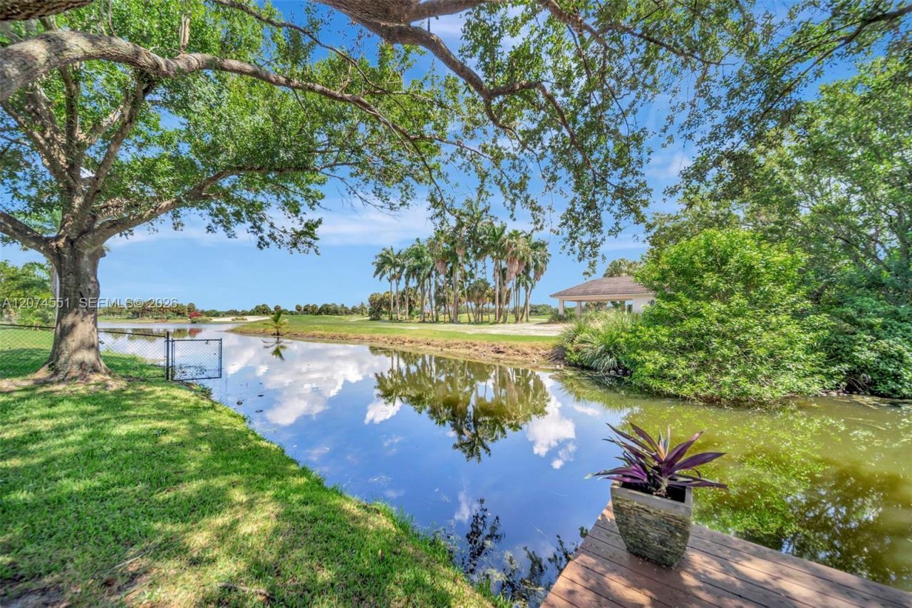 560 W Tropical Way, Plantation, FL 33317 Photo
