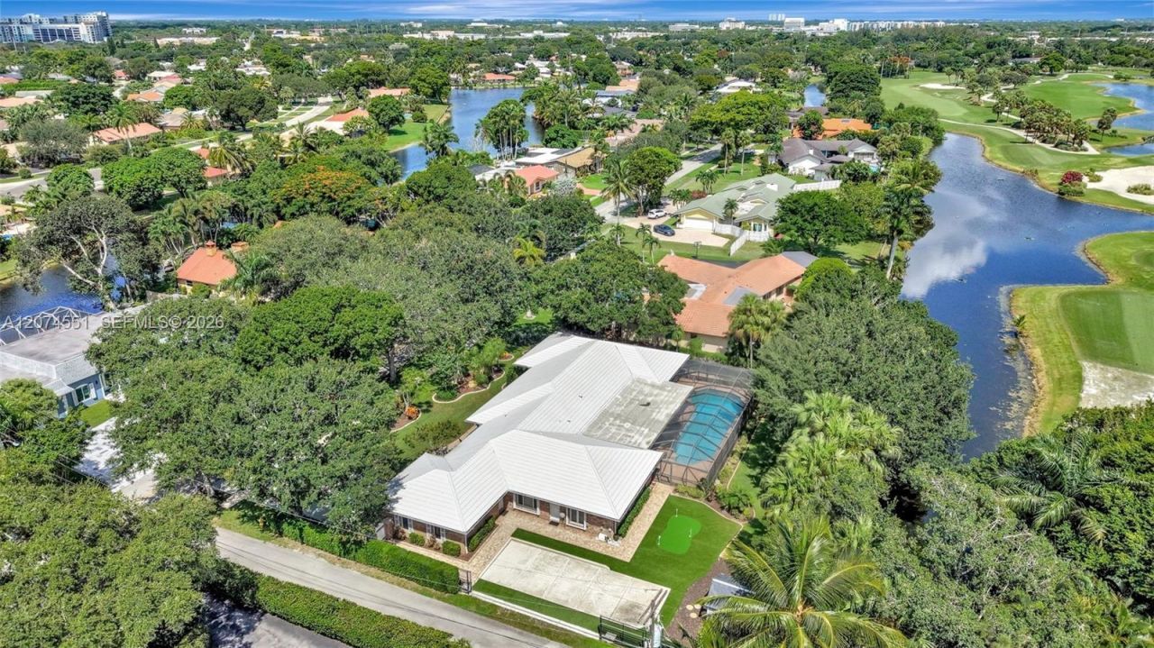 560 W Tropical Way, Plantation, FL 33317 Photo