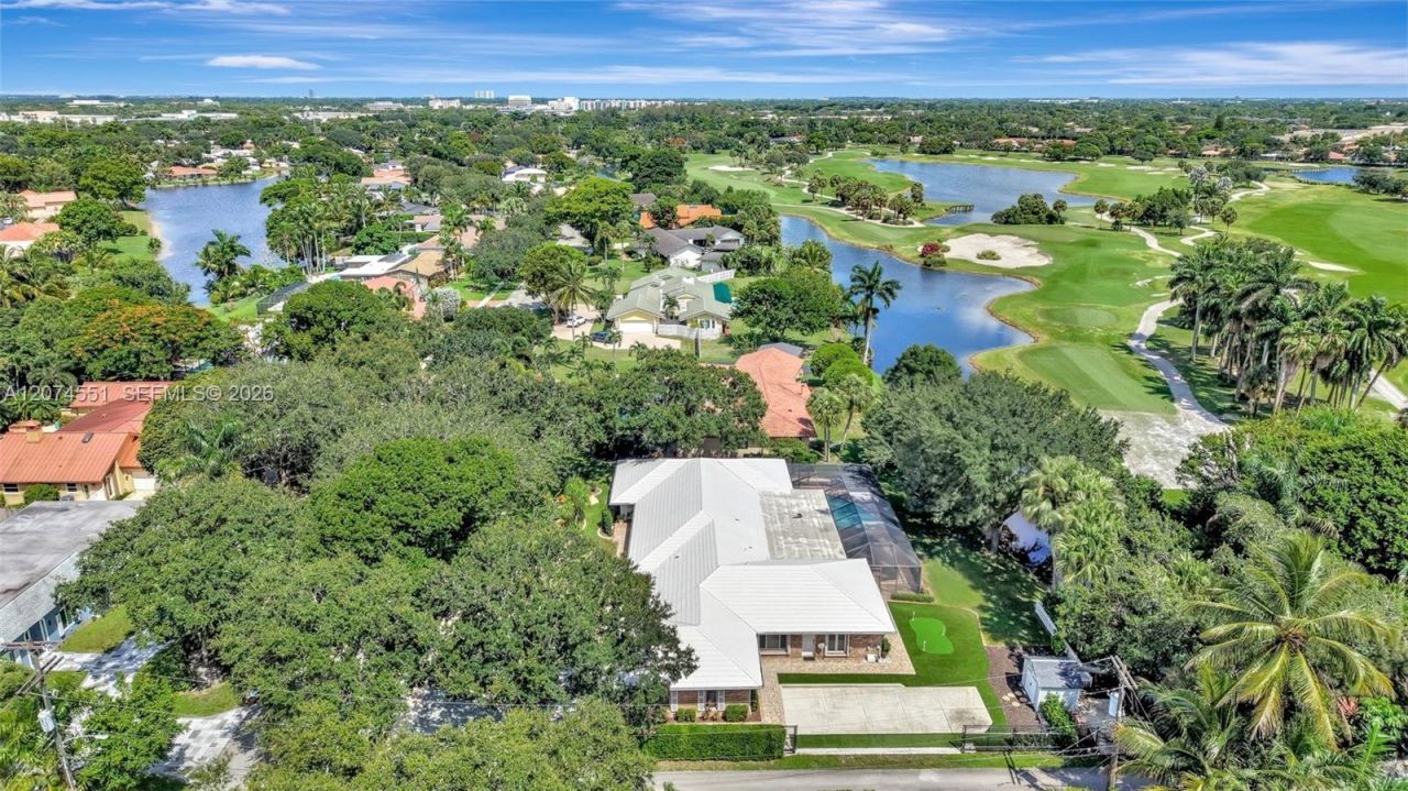 560 W Tropical Way, Plantation, FL 33317 Photo