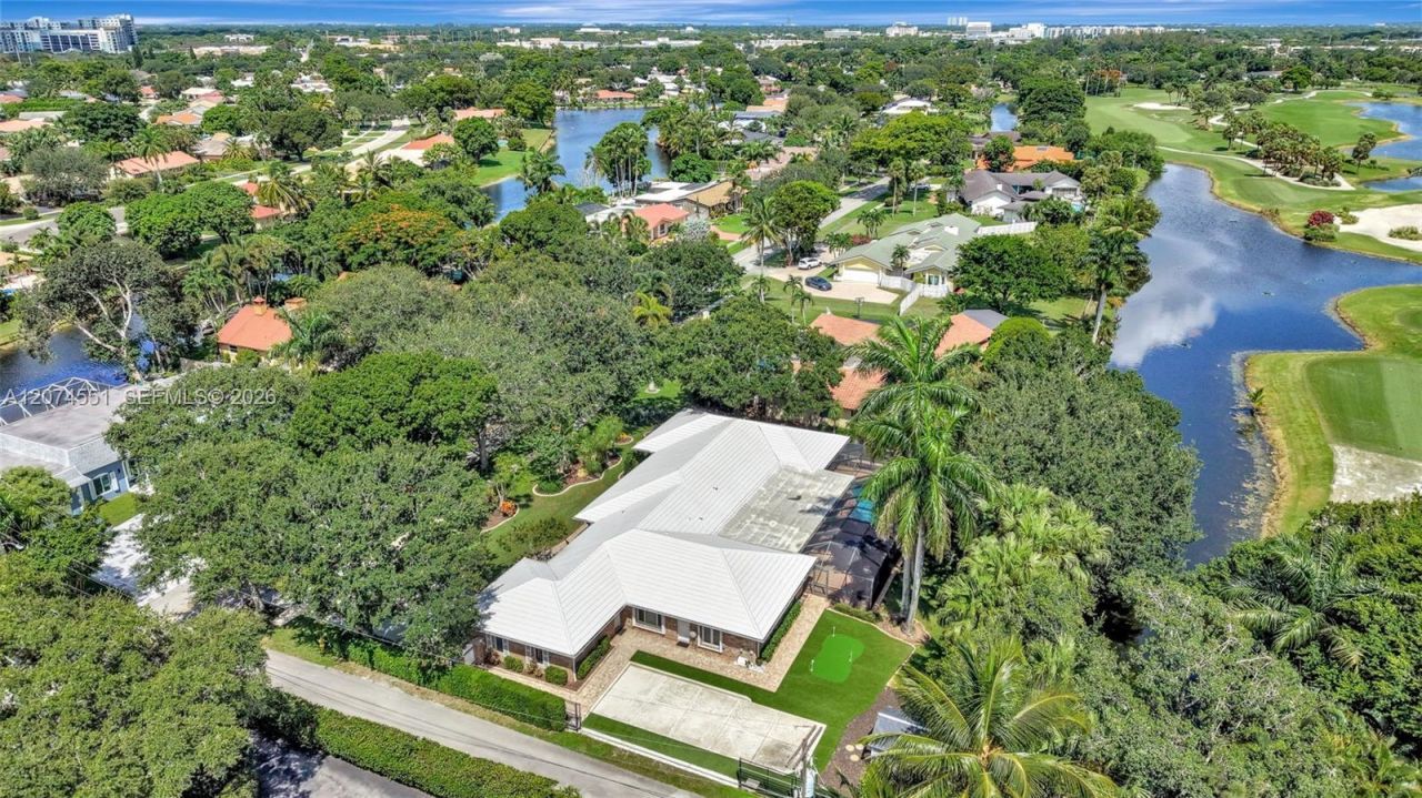560 W Tropical Way, Plantation, FL 33317 Photo