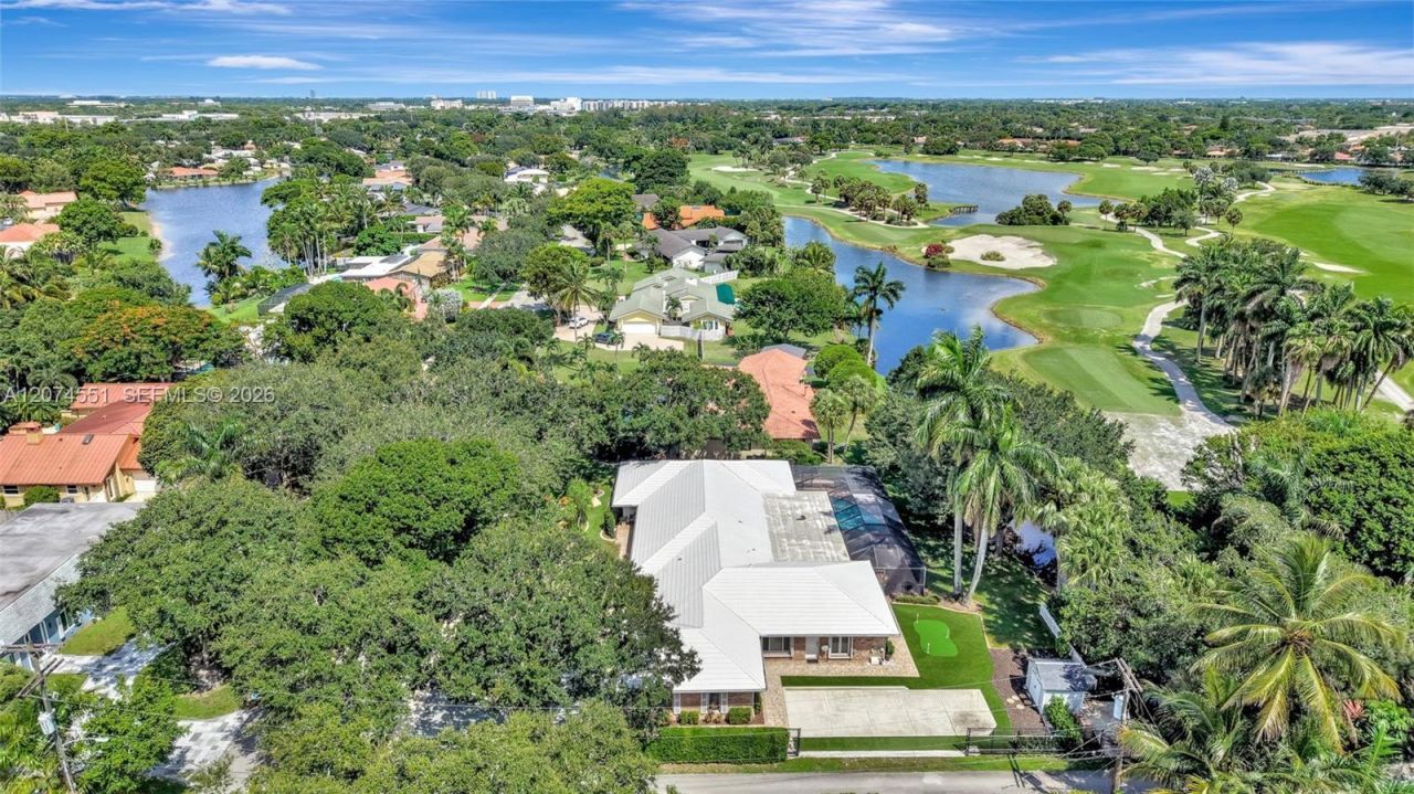 560 W Tropical Way, Plantation, FL 33317 Photo
