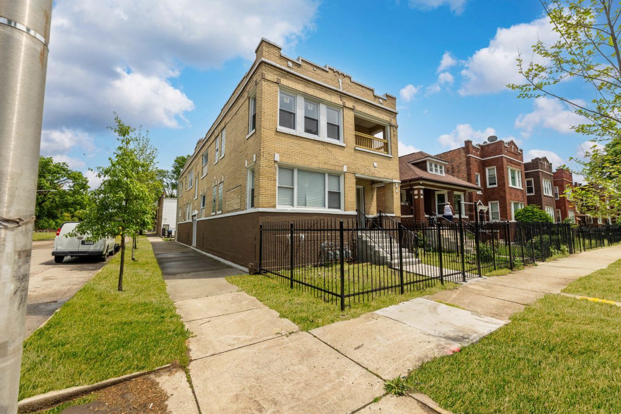 5203 S Peoria Street , Chicago, IL 60609 Main Photo