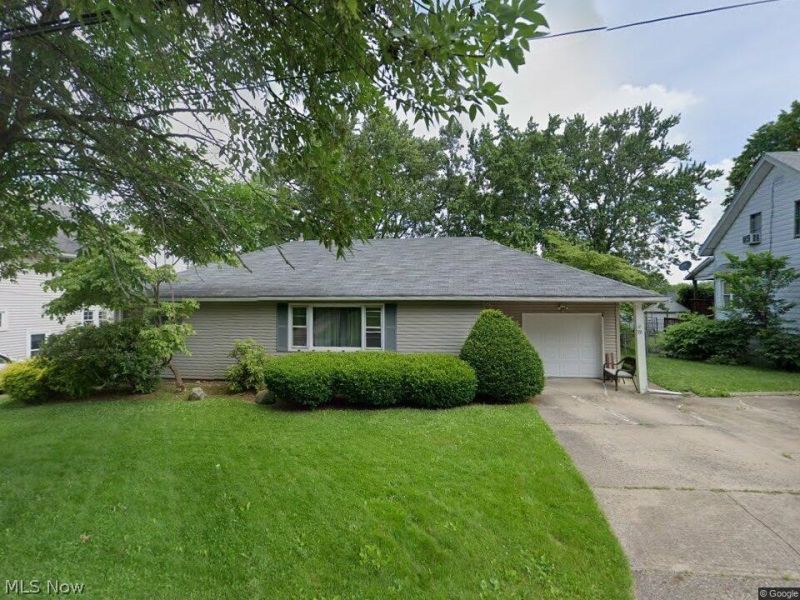 335 E Huston Street, Barberton, OH 44203 Main Photo