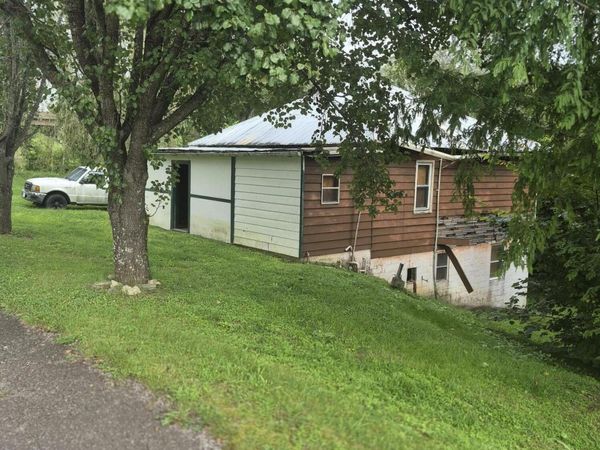 227 Combs Road, Pennington Gap, VA 24277