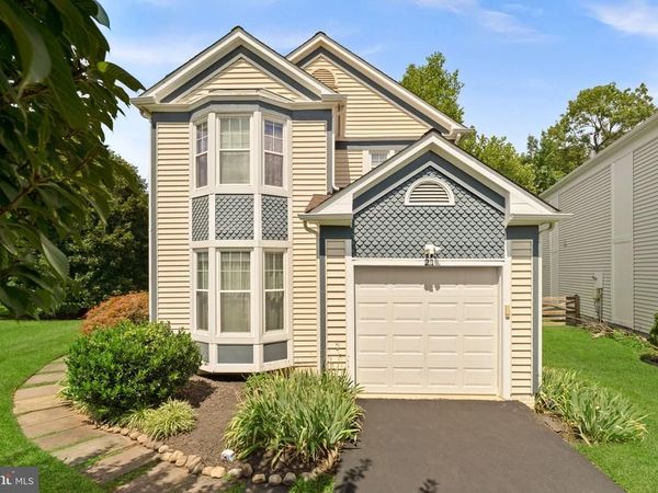 21 GLENGYLE LANE, STERLING, VA 20165