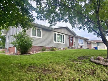 1510 Cherrywood Drive, Crete, NE 68333