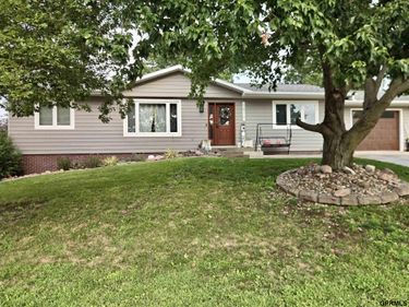 1510 Cherrywood Drive, Crete, NE 68333