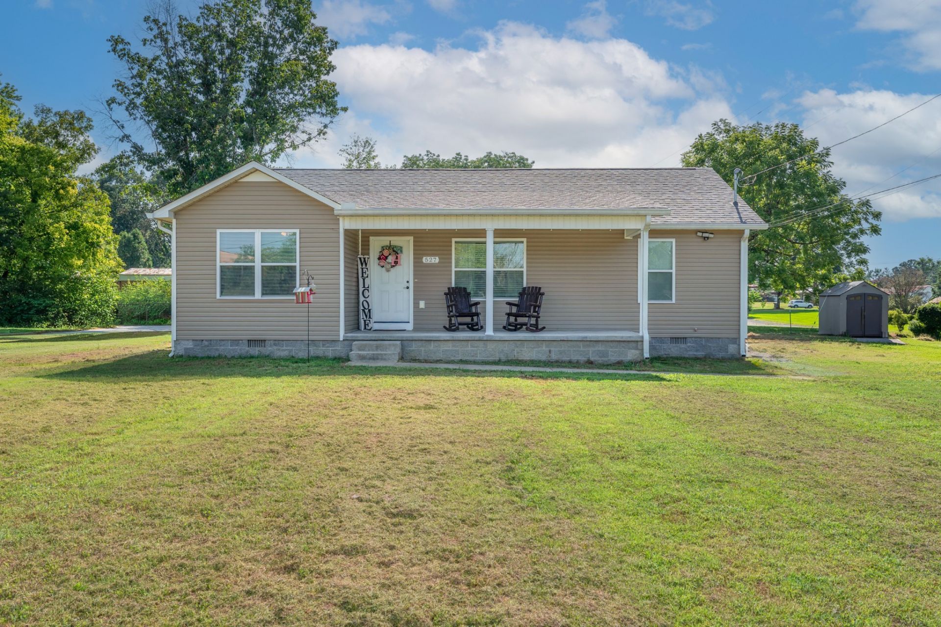 527 W 4th Ave Hohenwald, TN 38462