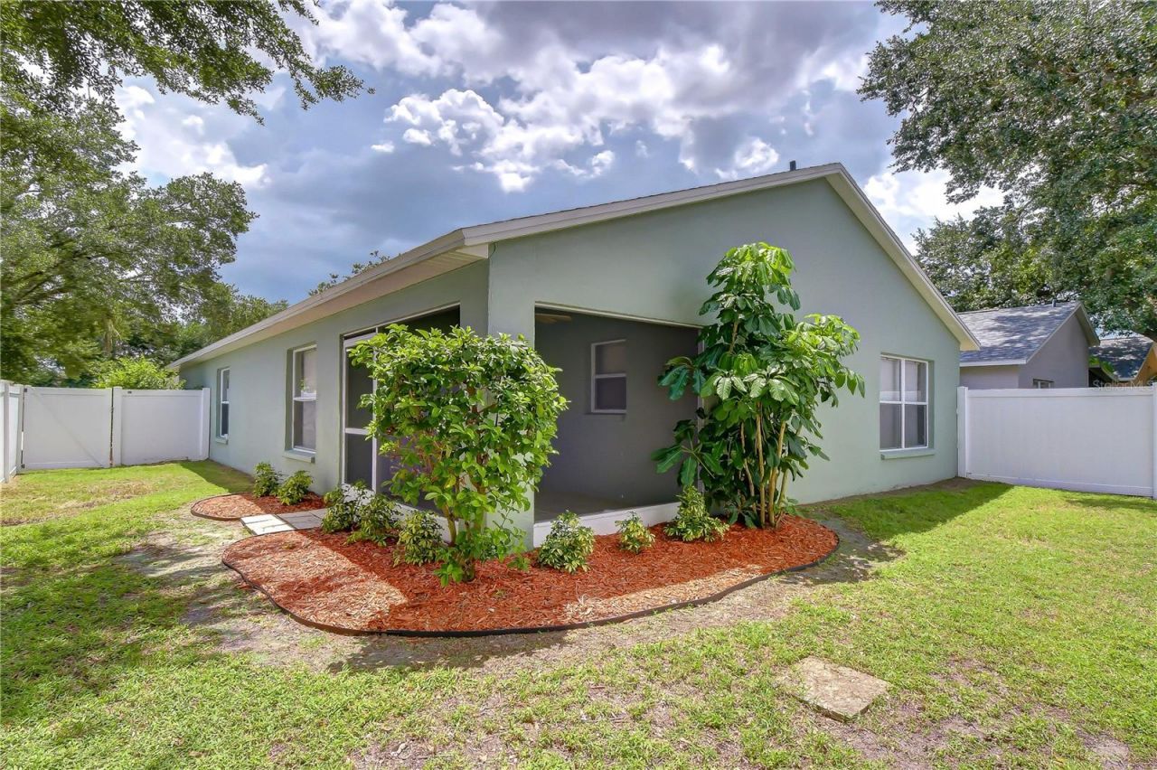 8736 Morrison Oaks Court , Temple Terrace, FL 33637 Photo