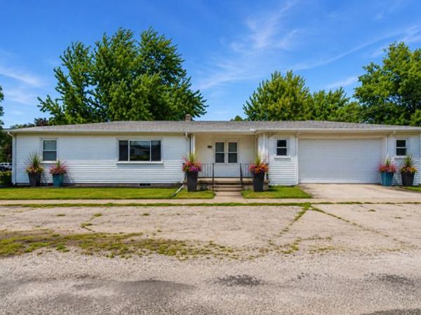 100 E Lincoln Drive , Cooksville, IL 61730
