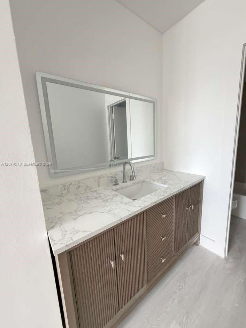 500 Bayview Dr, Unit 1231, Sunny Isles Beach, FL 33160 Photo