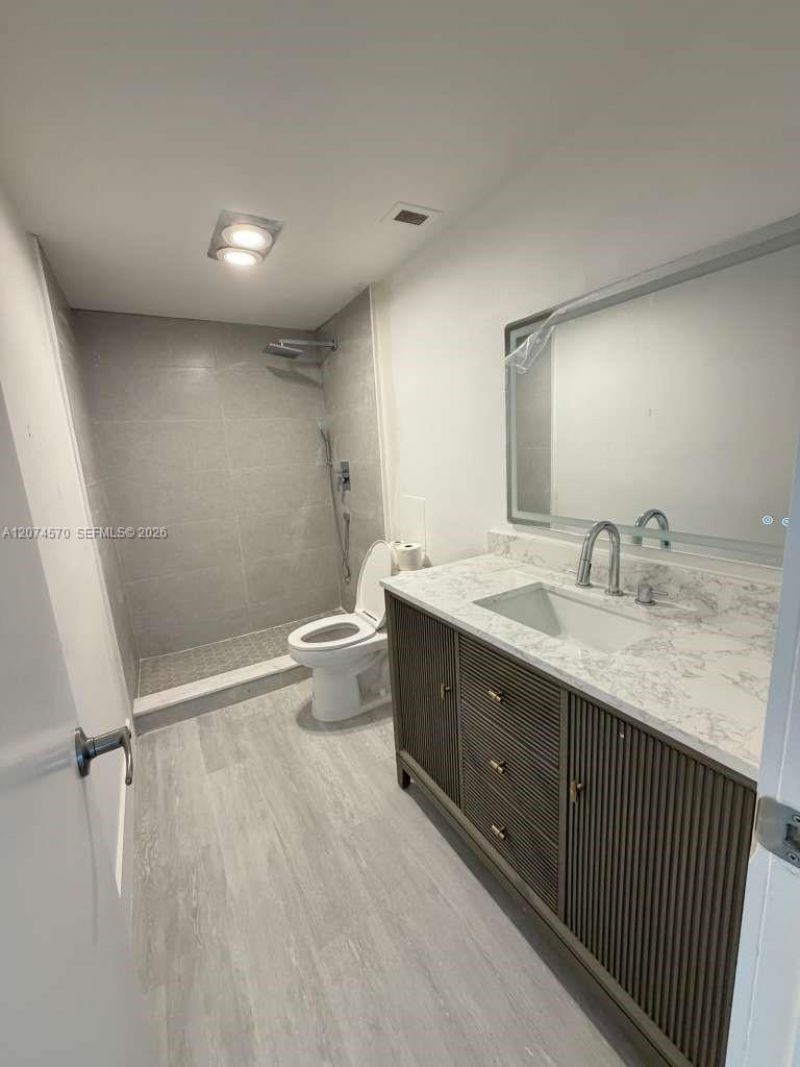 500 Bayview Dr, Unit 1231, Sunny Isles Beach, FL 33160 Photo