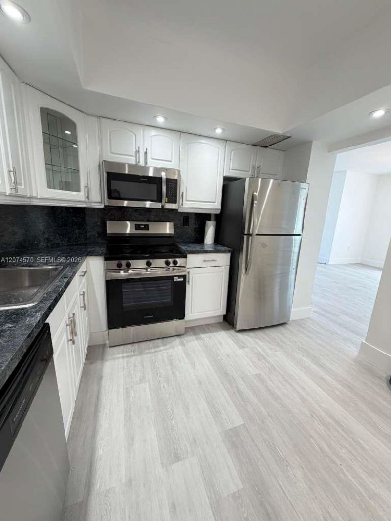 500 Bayview Dr, Unit 1231, Sunny Isles Beach, FL 33160 Photo