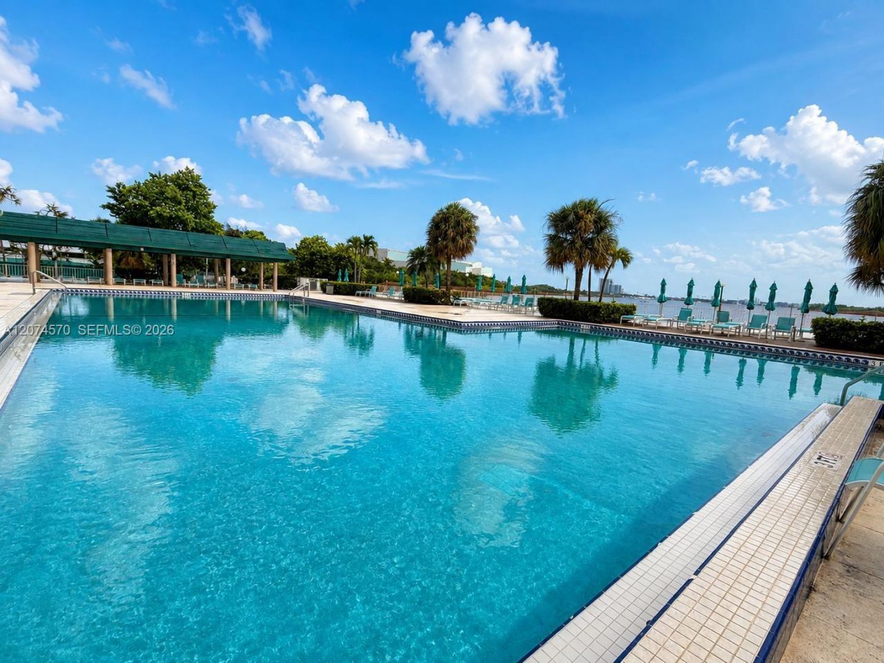 500 Bayview Dr, Unit 1231, Sunny Isles Beach, FL 33160 Photo
