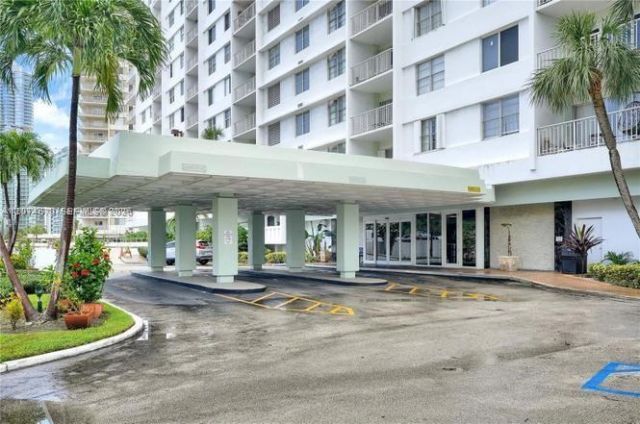 500 Bayview Dr, Unit 1231, Sunny Isles Beach, FL 33160 Photo