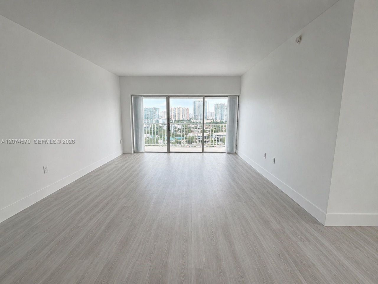 500 Bayview Dr, Unit 1231, Sunny Isles Beach, FL 33160 Photo