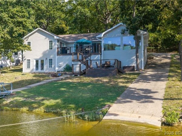 284 Commanche Drive, Sunrise Beach, MO 65079