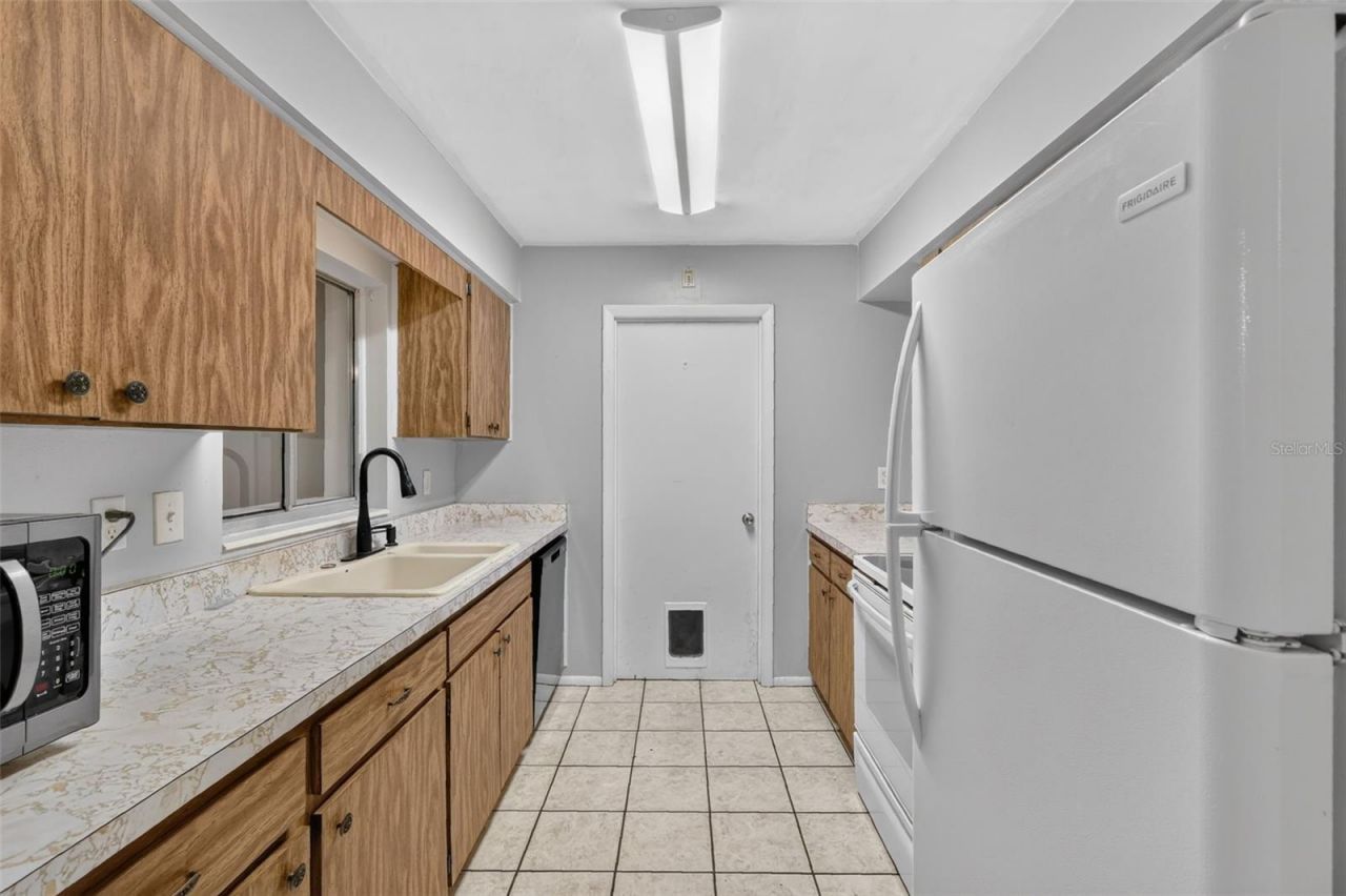 1305 Orange Avenue, Tavares, FL 32778 Photo
