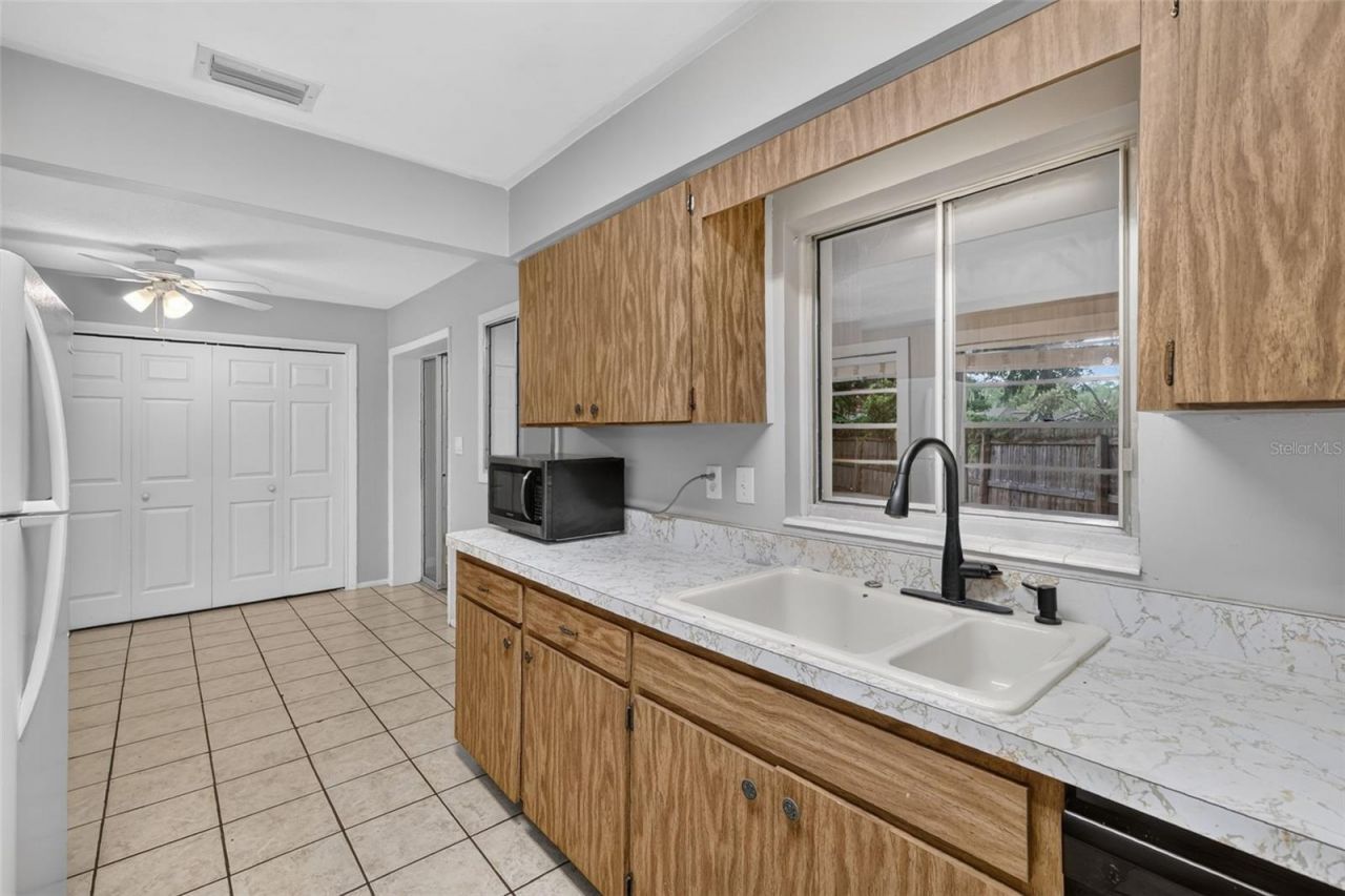 1305 Orange Avenue, Tavares, FL 32778 Photo