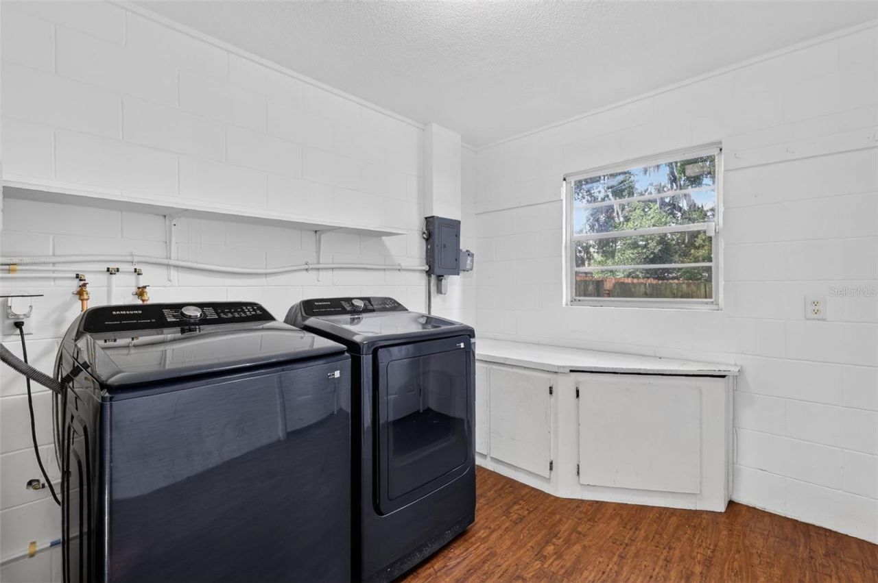 1305 Orange Avenue, Tavares, FL 32778 Photo