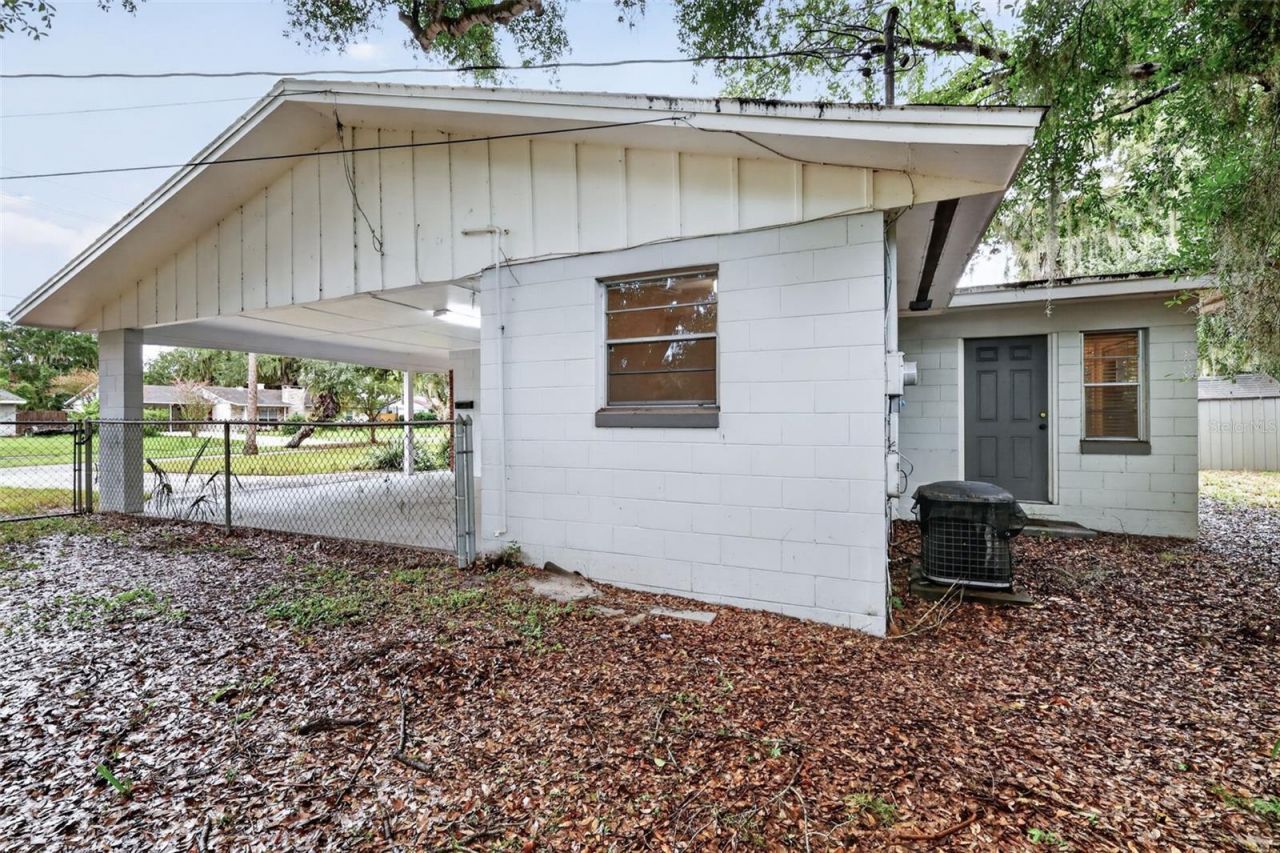 1305 Orange Avenue, Tavares, FL 32778 Photo