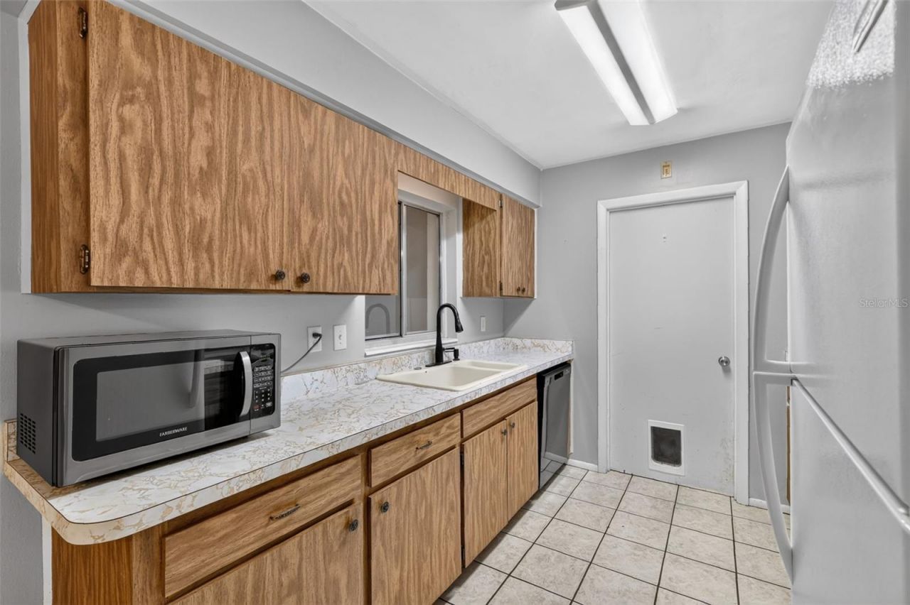 1305 Orange Avenue, Tavares, FL 32778 Photo