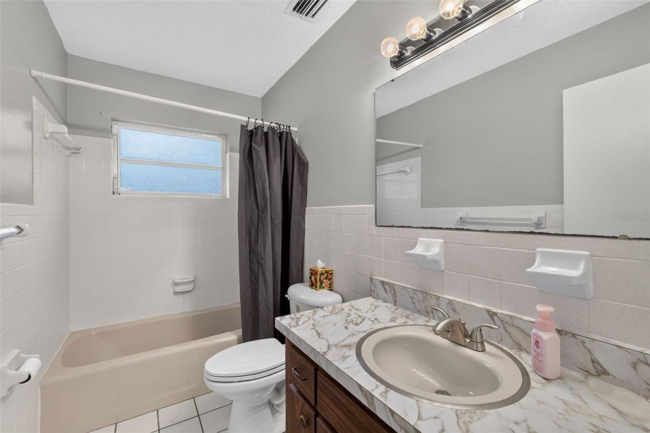 1305 Orange Avenue, Tavares, FL 32778 Photo