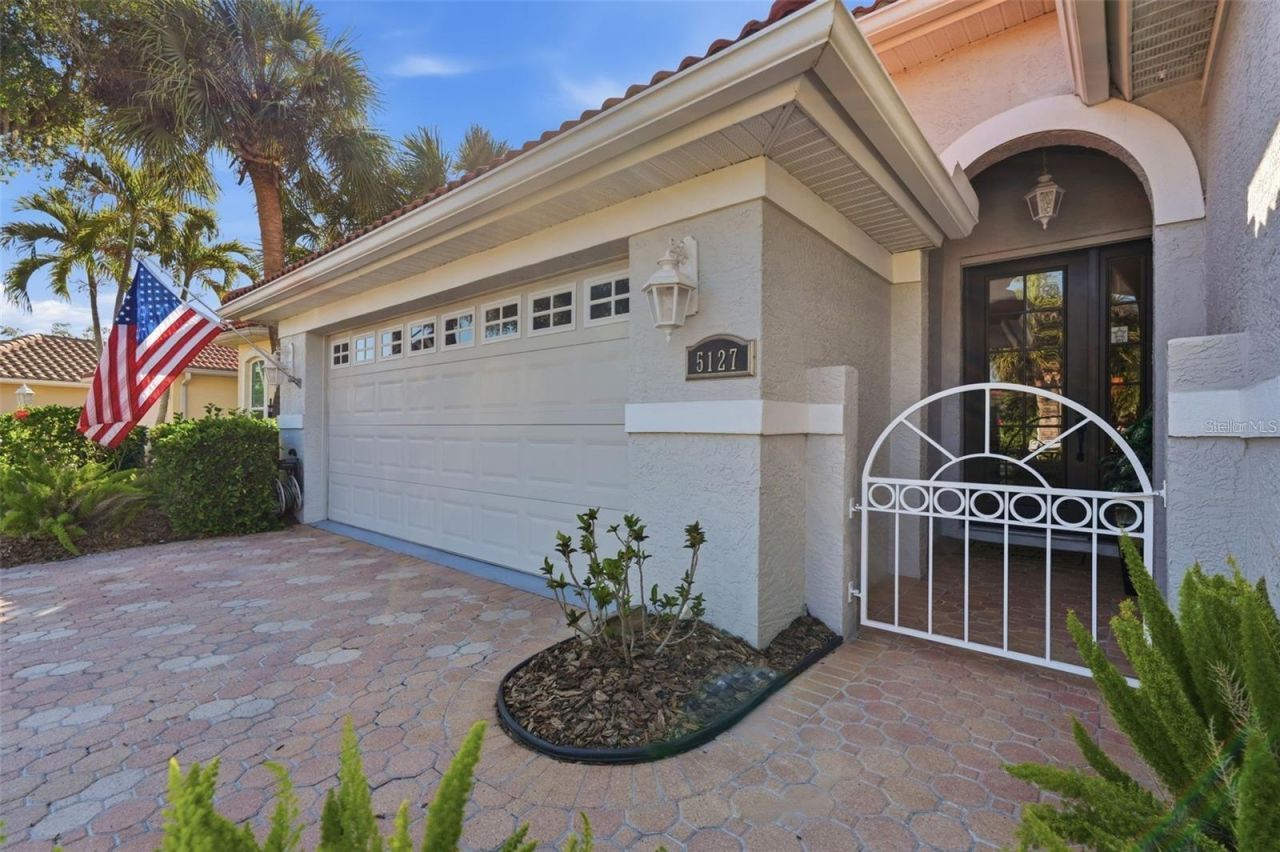 5127 Hanging Moss Lane, Sarasota, FL 34238 Photo