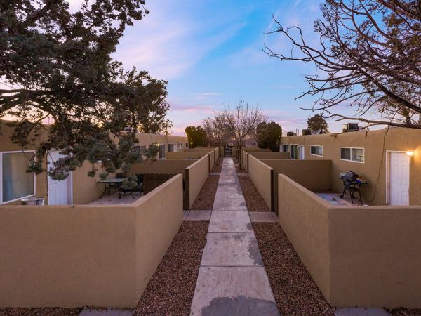 512 Mesilla Street SE, Albuquerque, NM 87108