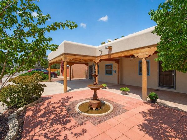 1207 Claire Court NW, Albuquerque, NM 87104