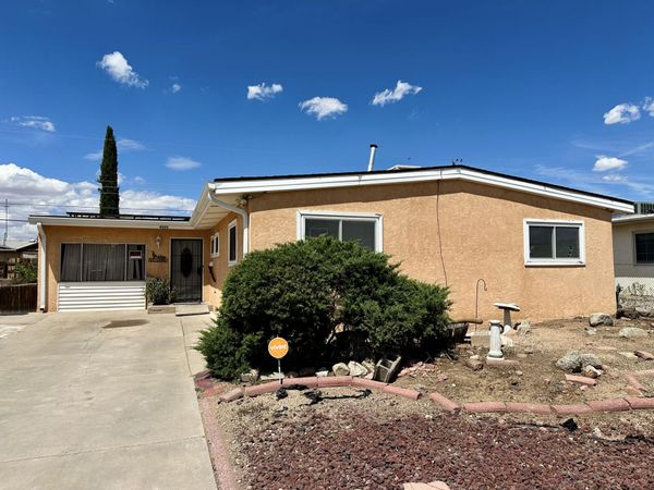 4505 Palo Duro Avenue NE, Albuquerque, NM 87110