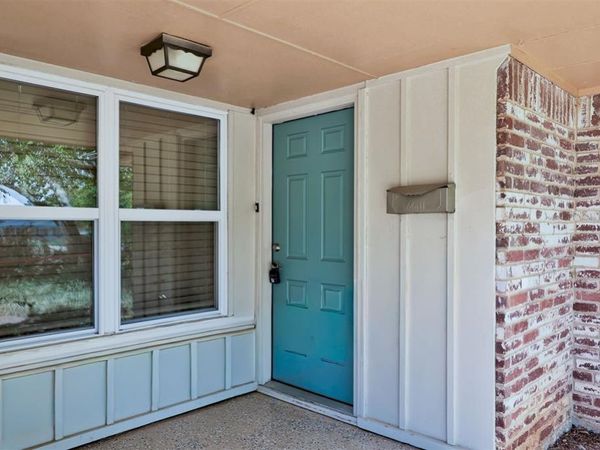 327 Woodcrest Drive, Norman, OK 73071