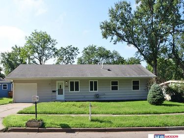 5725 Greenwood Street, Lincoln, NE 68507