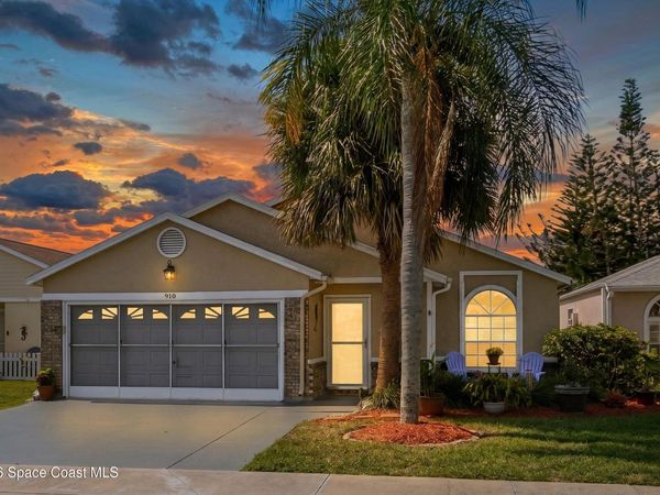 910 Cross Lake Drive , Melbourne, FL 32901