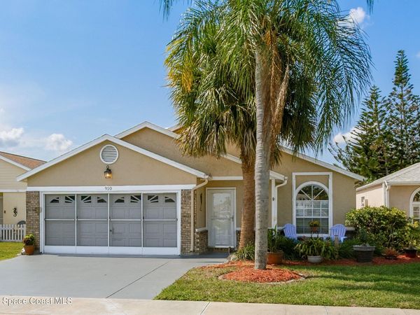 910 Cross Lake Drive, Melbourne, FL 32901