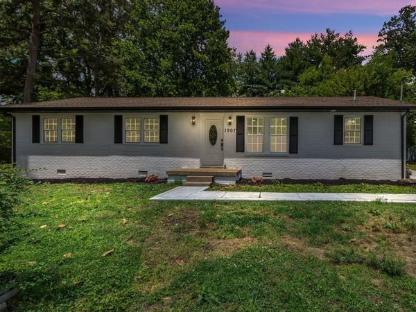 1907 Russell Dr , Murfreesboro, TN 37130