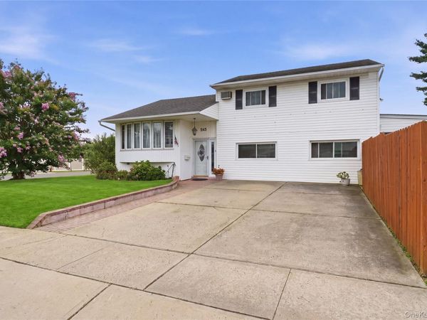 245 Seaford Avenue , Massapequa, NY 11758