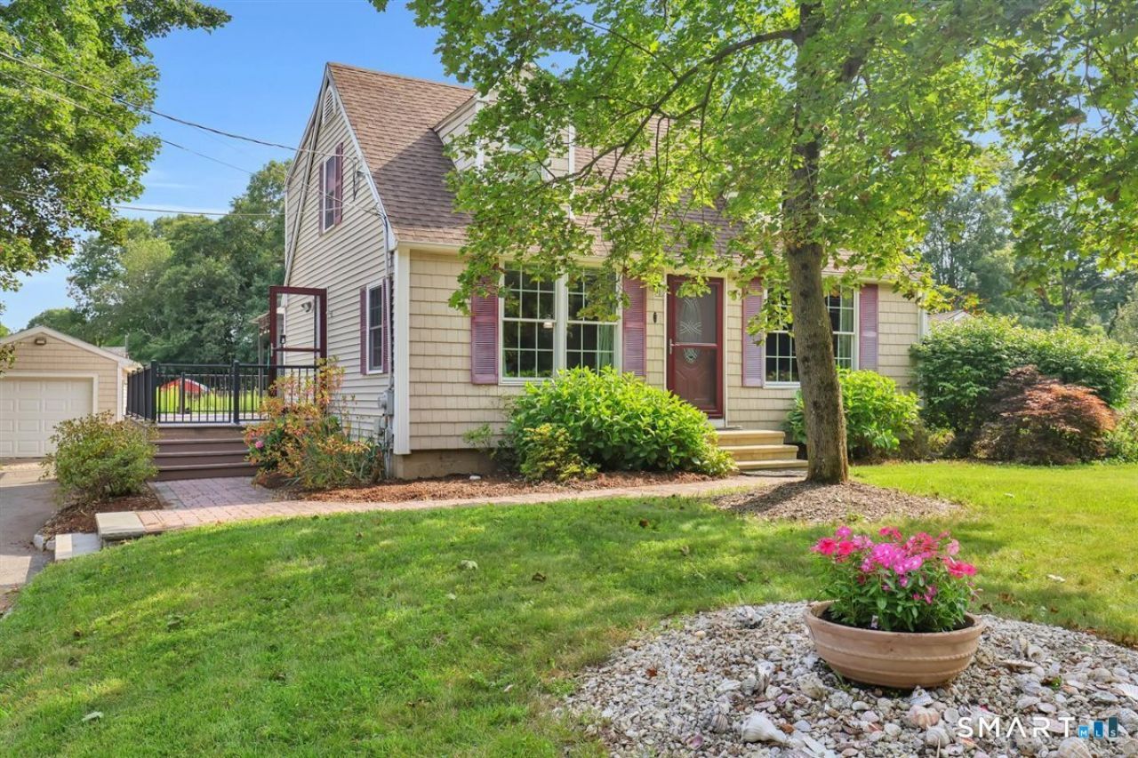 5 Chimney Hill, Wallingford, CT 06492 Main Photo
