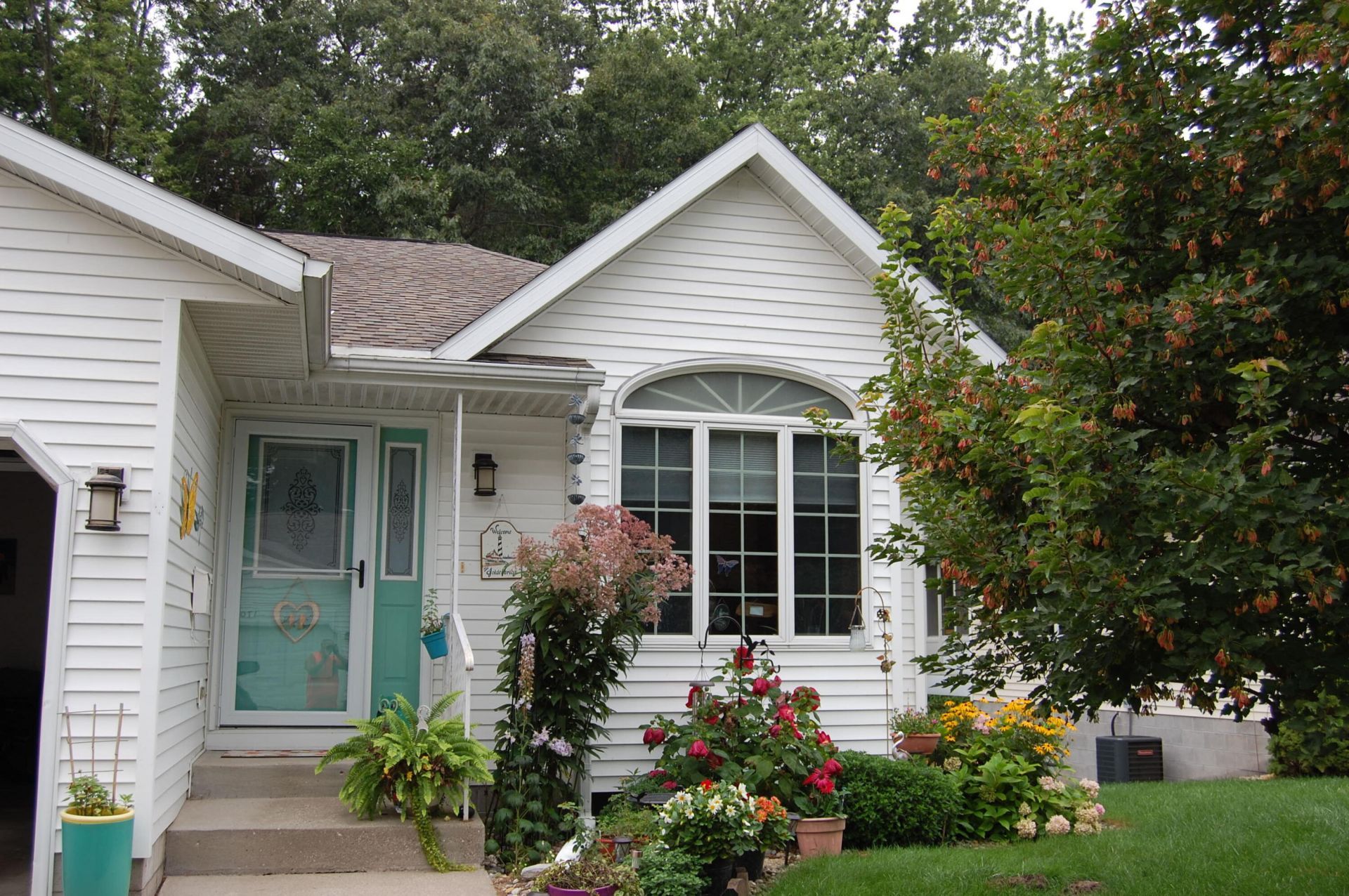 17041 Grandview Drive, Ferrysburg, MI 49409 Main Photo