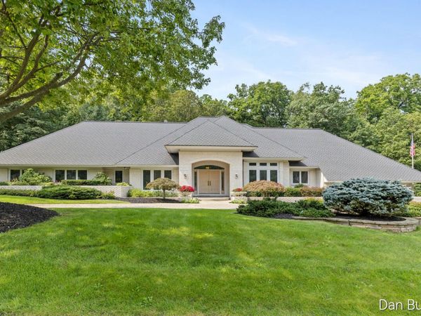 5999 SW Hillsborough Court SW, Grandville, MI 49418