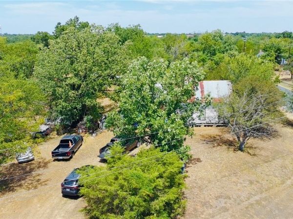 506 S Avenue C , Elgin, TX 78621