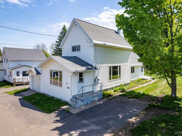 56902 Hecla Street, Calumet Twp, MI 49913